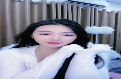 Miú Shiramine và cô bạn vếu to dùng cặc giả trong phòng làm tình